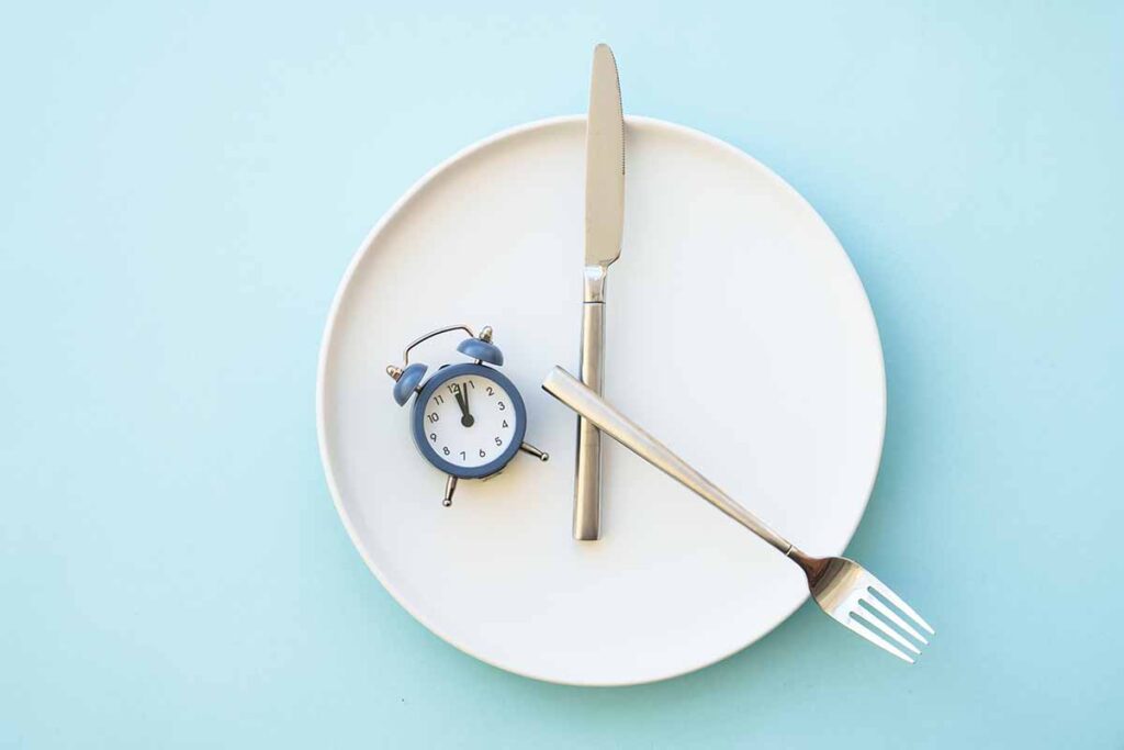 Intermittent fasten uhr mit besteck